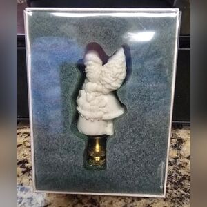 NIB LENOX CHINA IVORY COLOR BISQUE FINISH LAMP FINIAL SANTA FIGURE NEW IN BOX